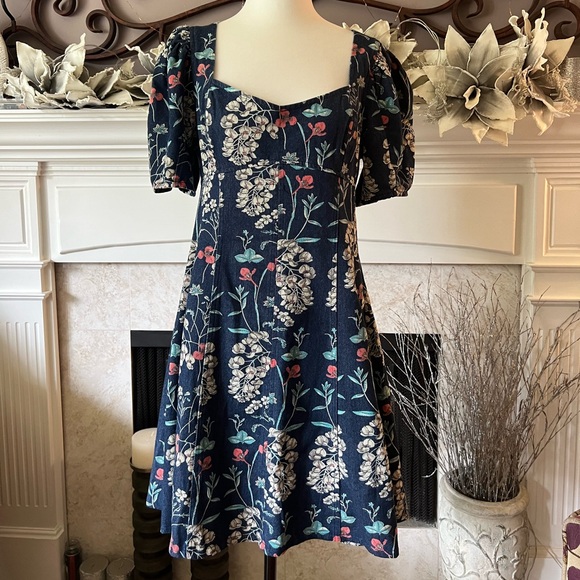 En Saison Opal Mini Dress in Denim Floral in Blue, Size M, NWT - Picture 4 of 13